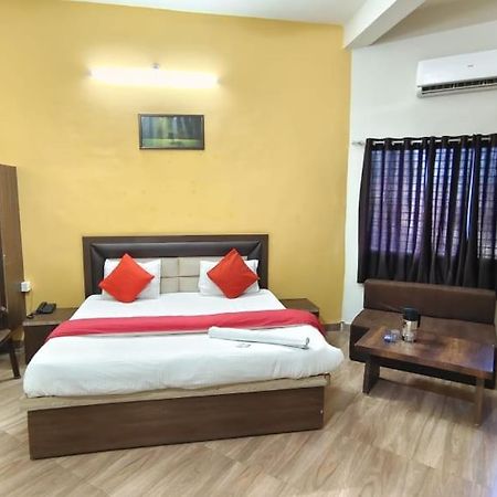 אויאיין Hotel Shivanjali Palace מראה חיצוני תמונה